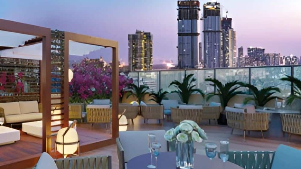 Roof top lounge